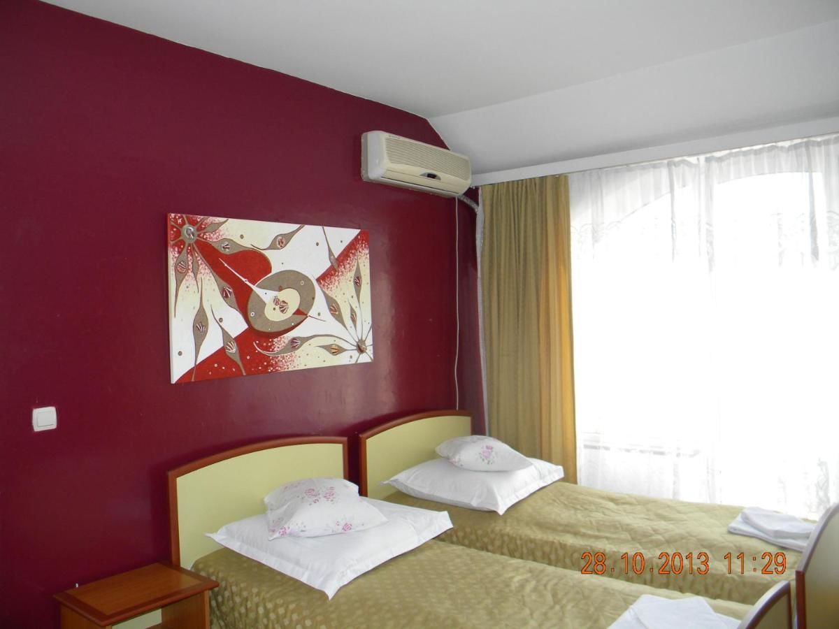 Отели типа «постель и завтрак» Vila Meteor Клуж-Напока-48